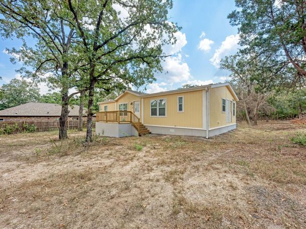 107 Long Shadow DR, Bastrop, TX 78602