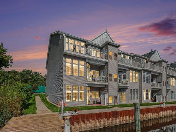 2411 Lake Avenue, Unit 52, Muskegon, MI 49445