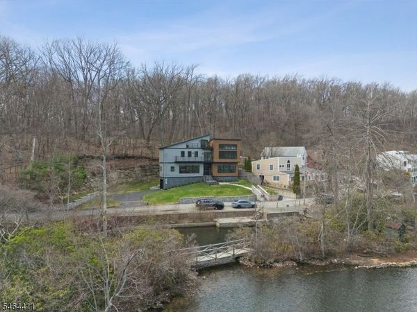 301 Kingsland Rd, Roxbury, NJ 07850