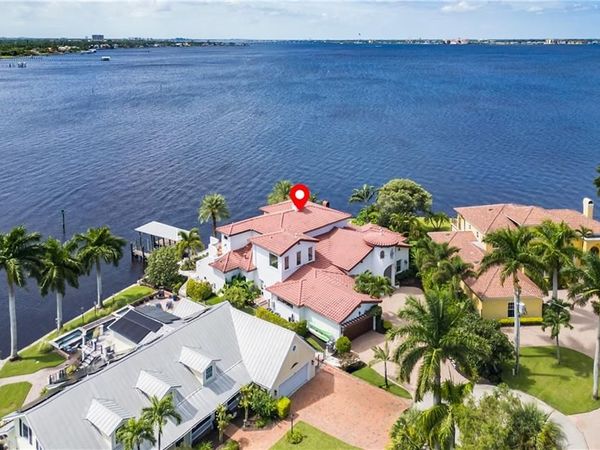911 Aqua LN , FORT MYERS, FL 33919