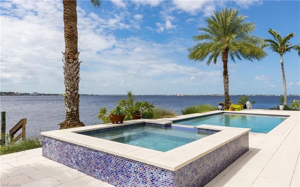 911 Aqua Ln , Fort Myers, FL 33919 Photo