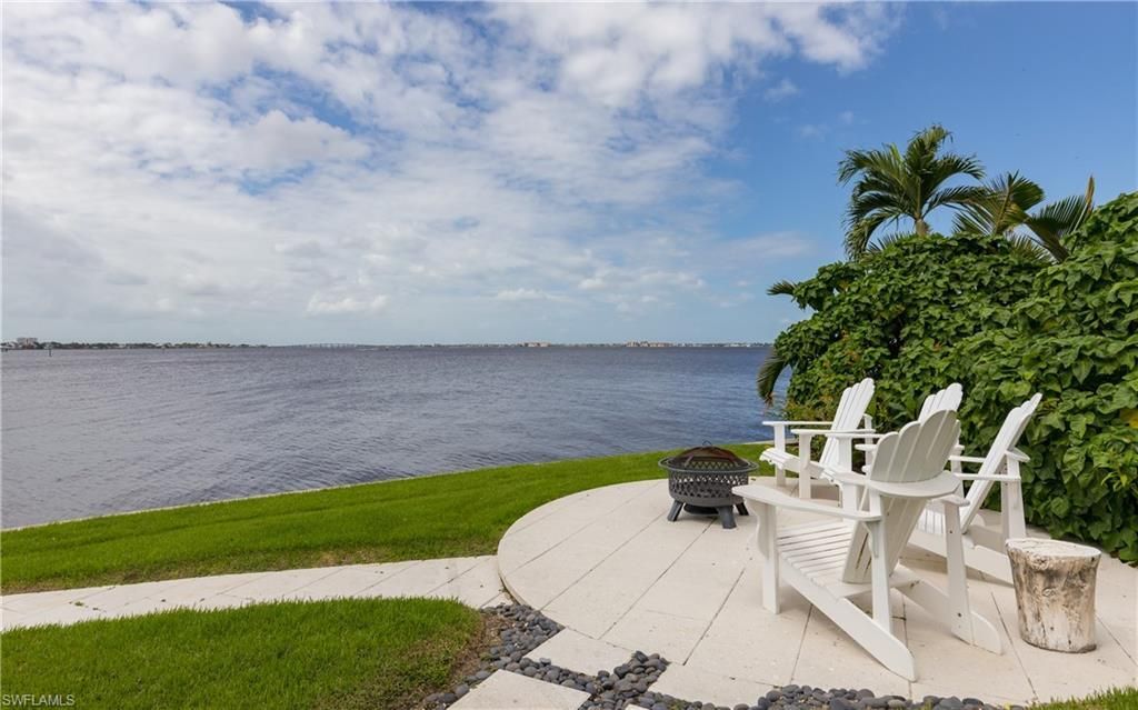 911 Aqua Ln , Fort Myers, FL 33919 Photo
