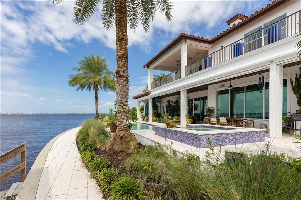 911 Aqua Ln , Fort Myers, FL 33919 Photo