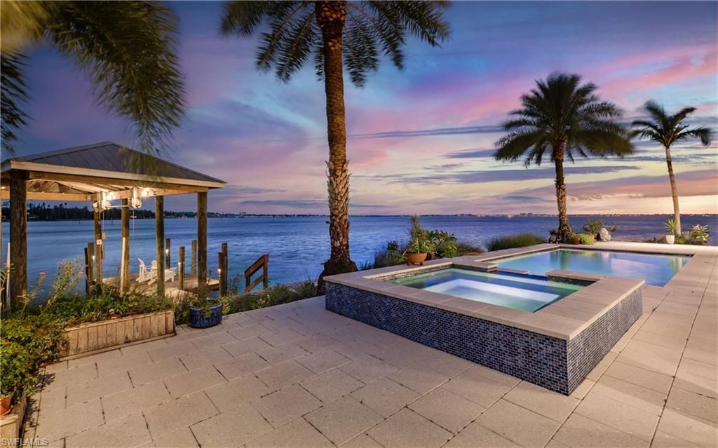 911 Aqua Ln , Fort Myers, FL 33919 Photo