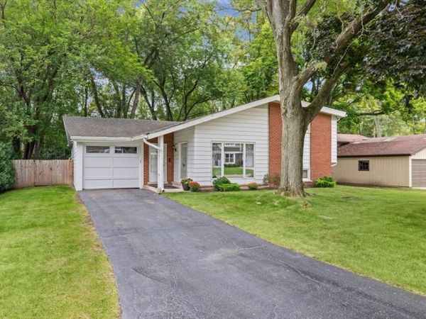 535 EDENS Lane , Northfield, IL 60093