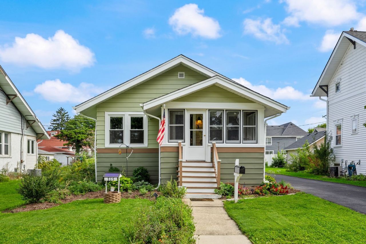 315 S Myrtle Avenue, Villa Park, IL 60181 Main Photo