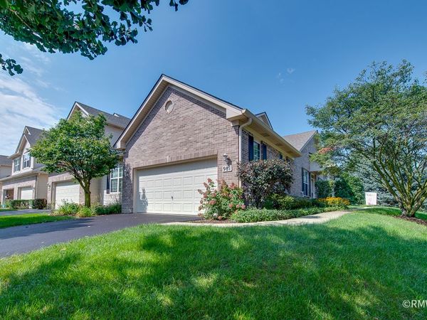 981 Oak Ridge Boulevard , Elgin, IL 60120