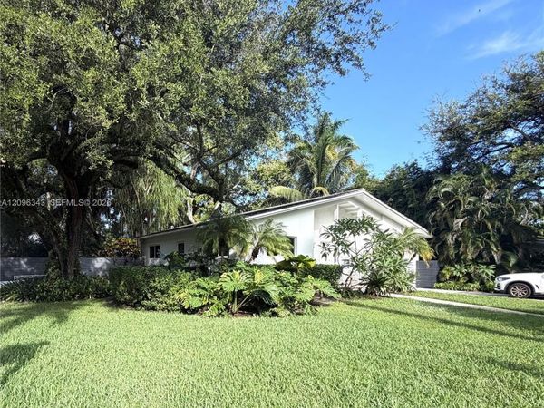 2640 Hilola St , Miami, FL 33133