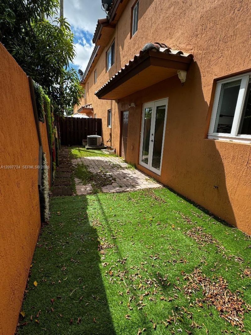 5988 SW 8th St, Unit 1, West Miami, FL 33144 Photo