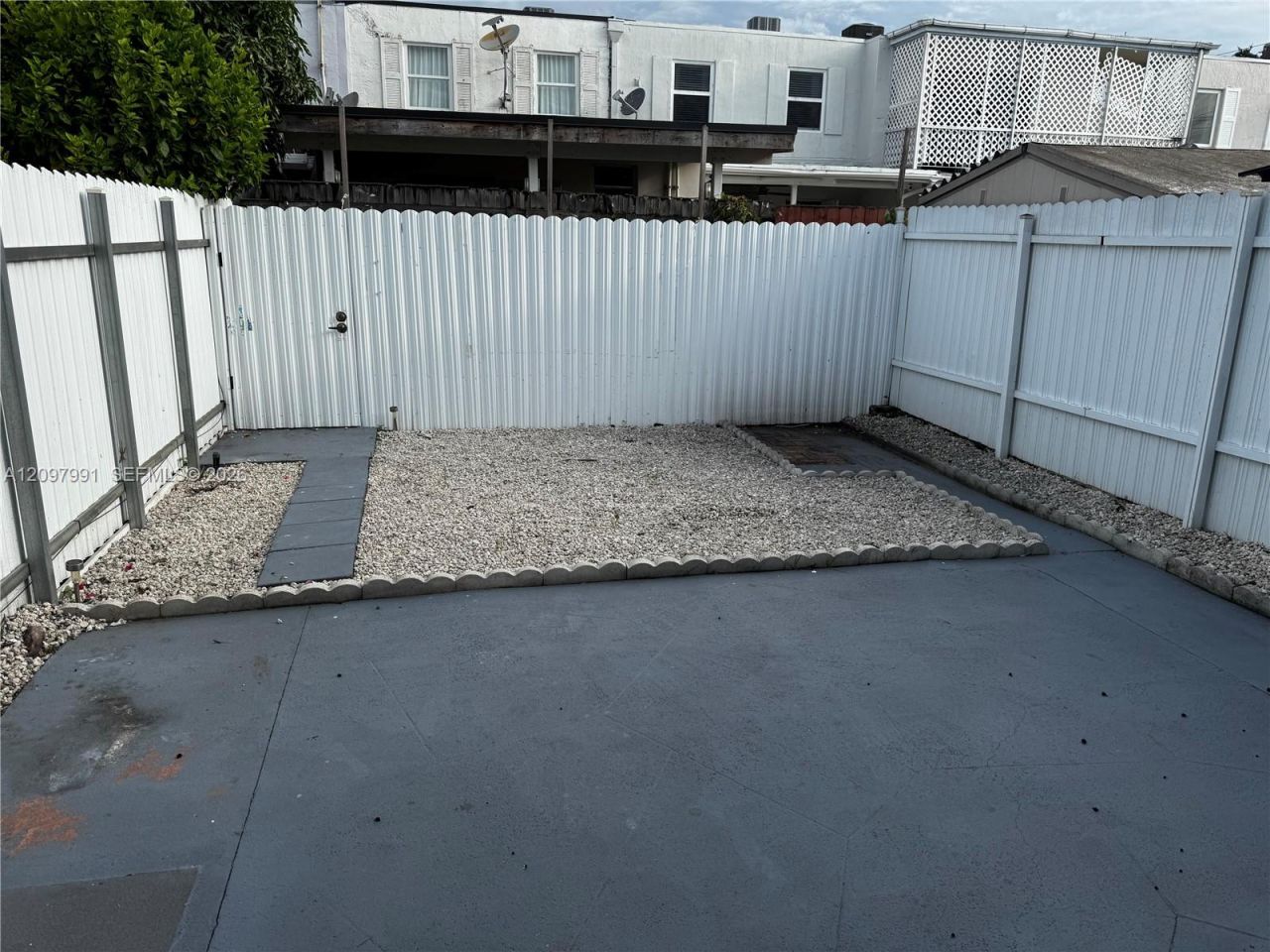 811 W 79th Pl , Unit 811, Hialeah, FL 33014 Photo