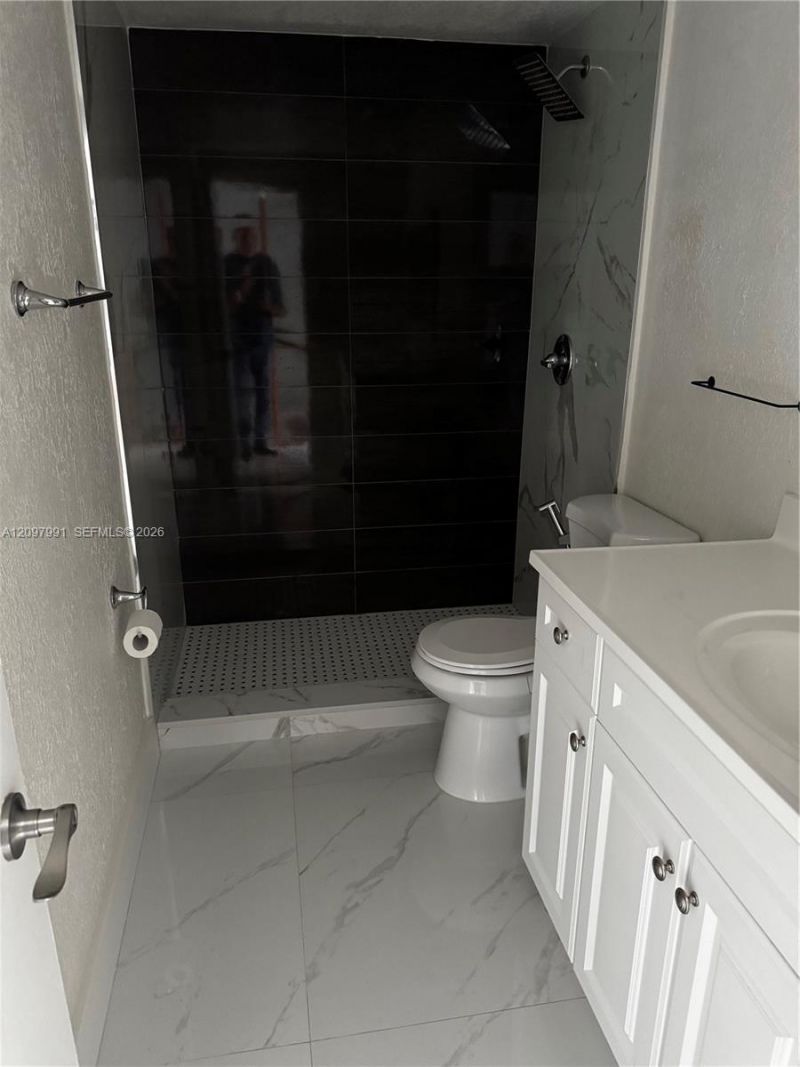 811 W 79th Pl , Unit 811, Hialeah, FL 33014 Photo