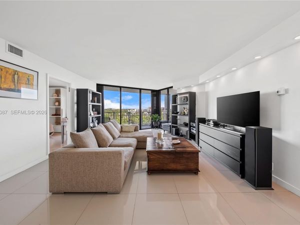 1000 Quayside Ter , Unit 1103, Miami, FL 33138