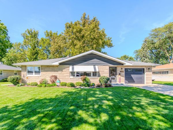 405 Bevan Drive E, Joliet, IL 60435