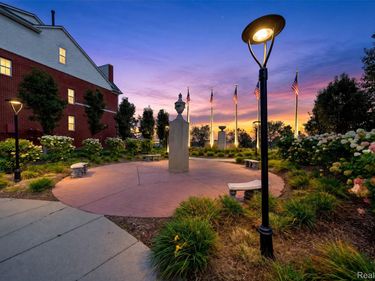 1450 Devon Lane, Unit 128, Troy, Mi 48084
