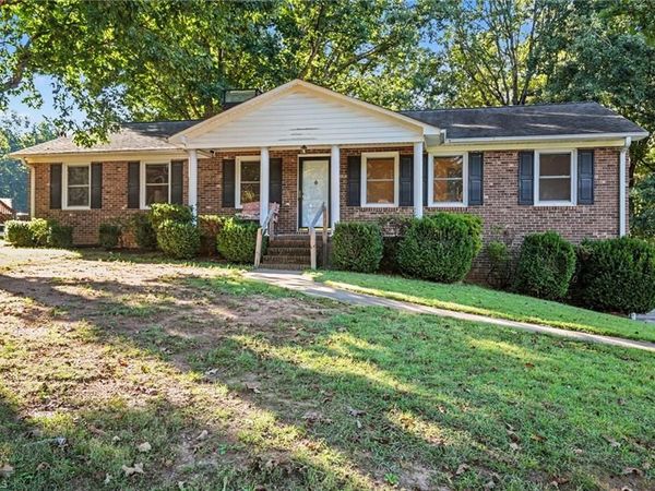 239 Saura Lane , Winston-Salem, NC 27107