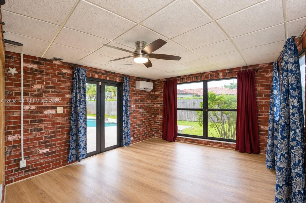 8131 NW 68th Ave , Tamarac, FL 33321 Photo