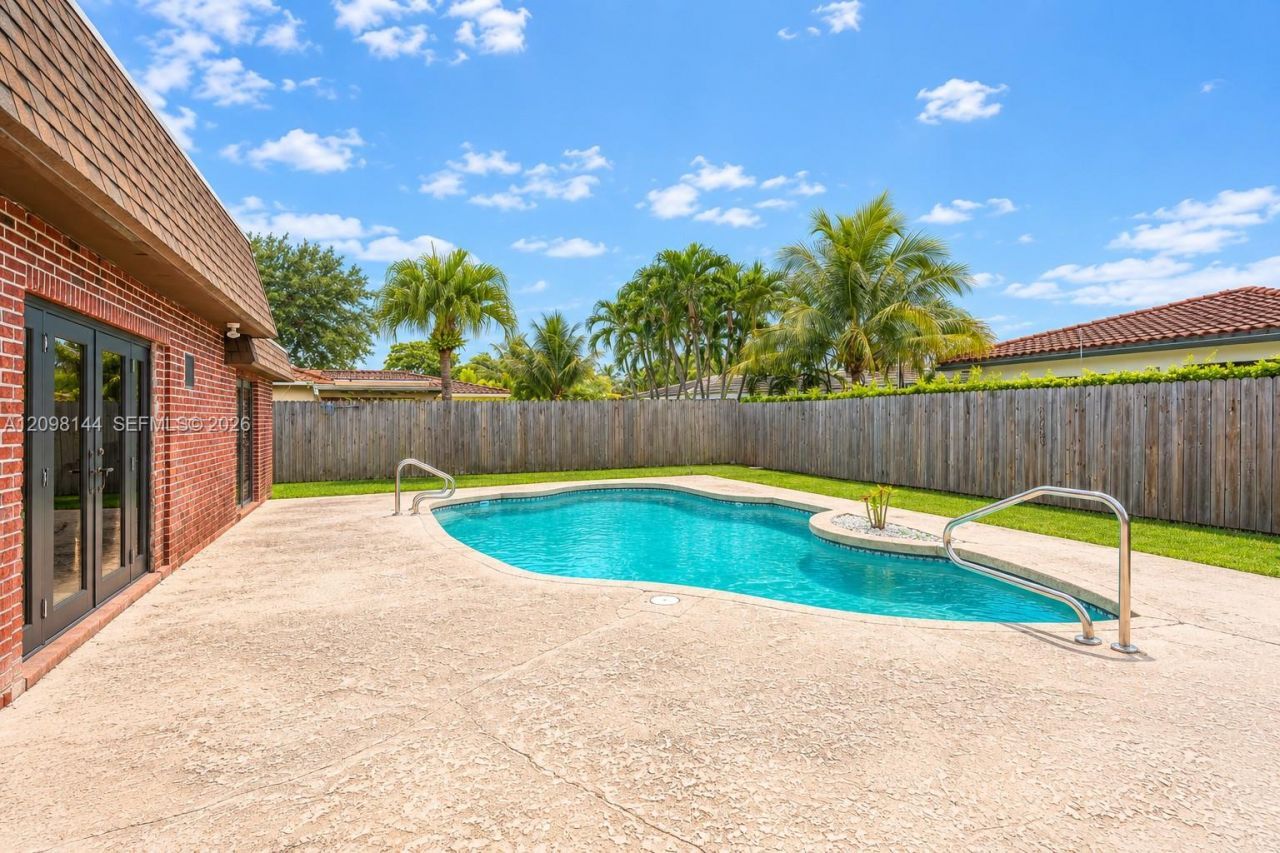 8131 NW 68th Ave , Tamarac, FL 33321 Photo