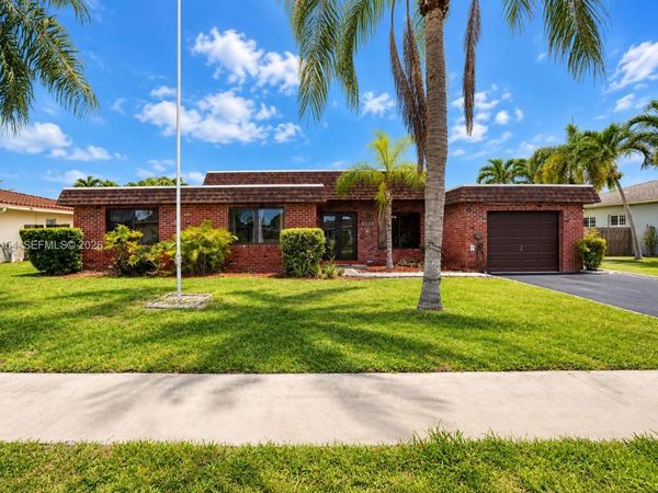 8131 NW 68th Ave , Tamarac, FL 33321