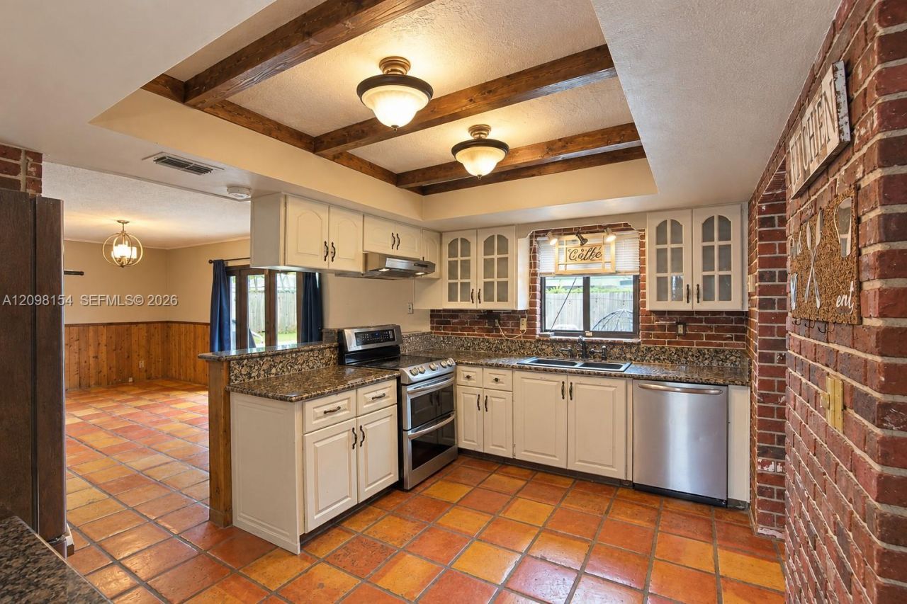 8131 NW 68th Ave , Tamarac, FL 33321 Photo