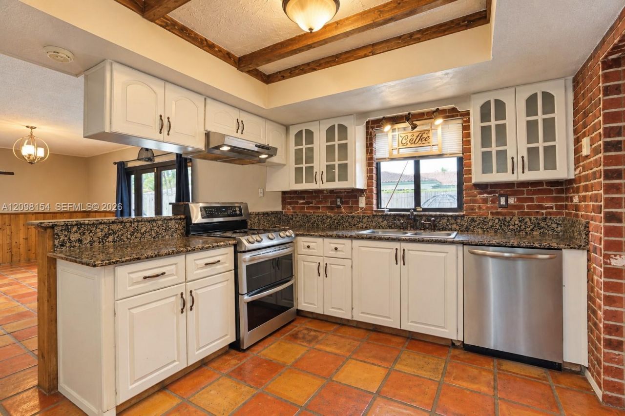 8131 NW 68th Ave , Tamarac, FL 33321 Photo