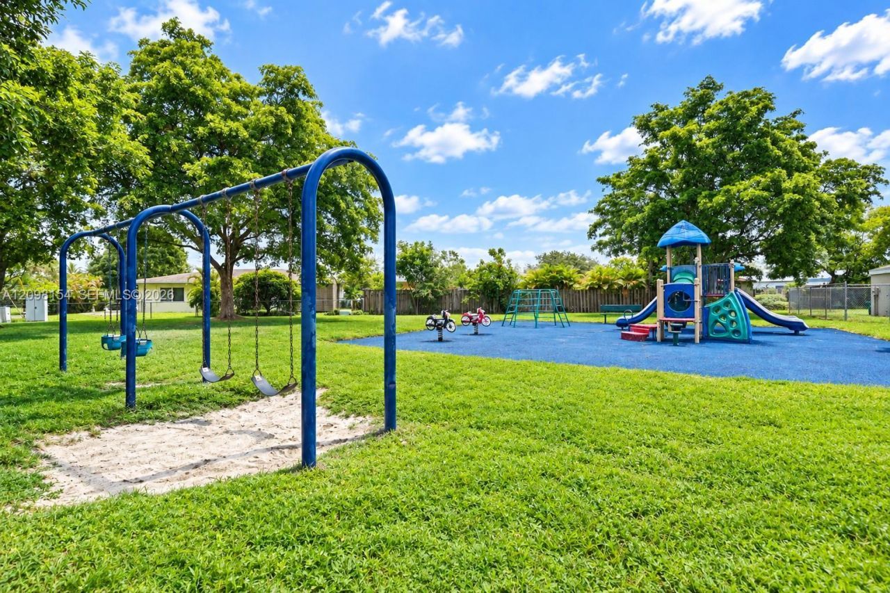 8131 NW 68th Ave , Tamarac, FL 33321 Photo