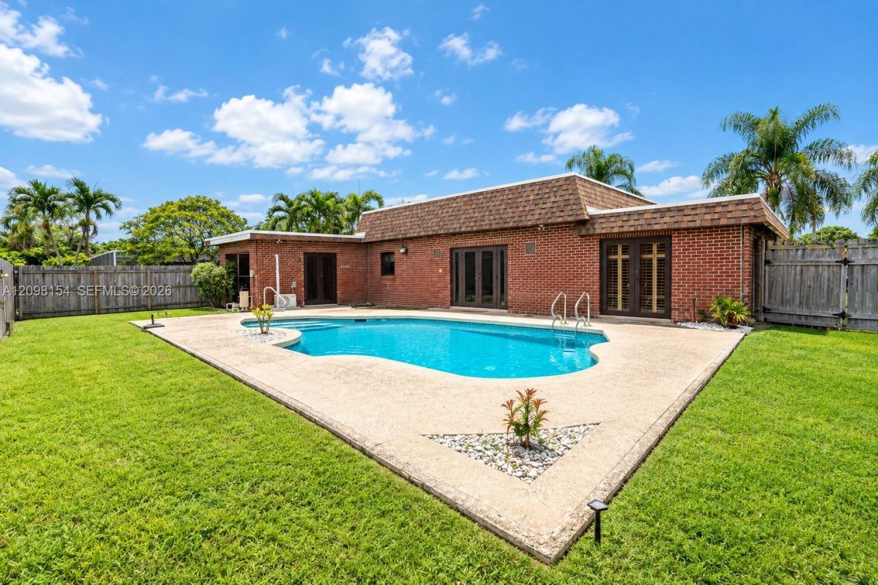 8131 NW 68th Ave , Tamarac, FL 33321 Photo