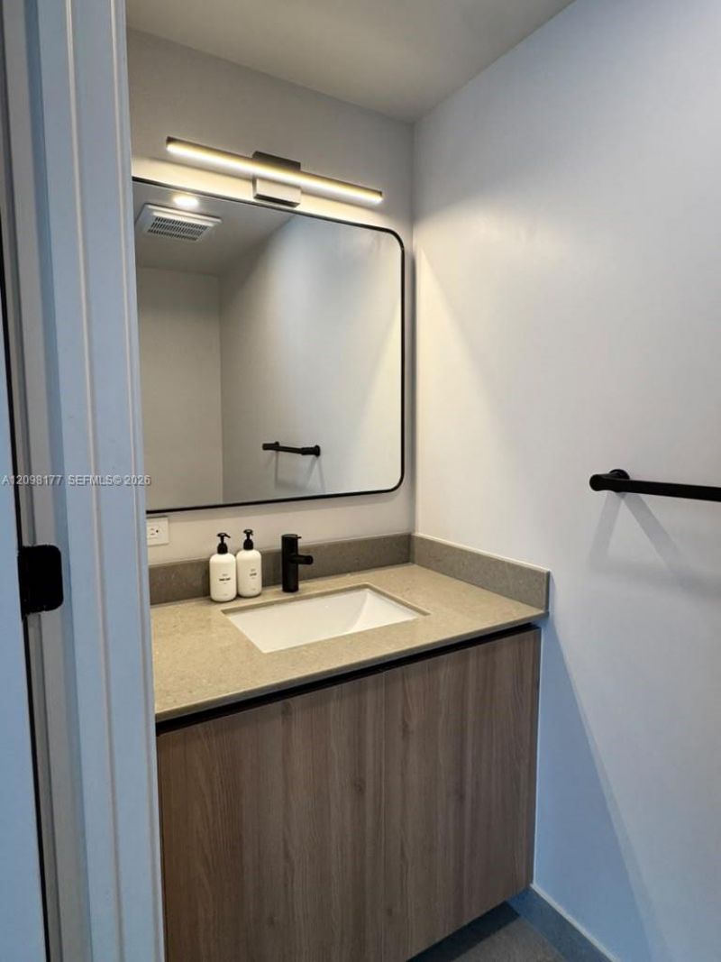 121 NE 5th St , Unit 1913, Miami, FL 33132 Photo