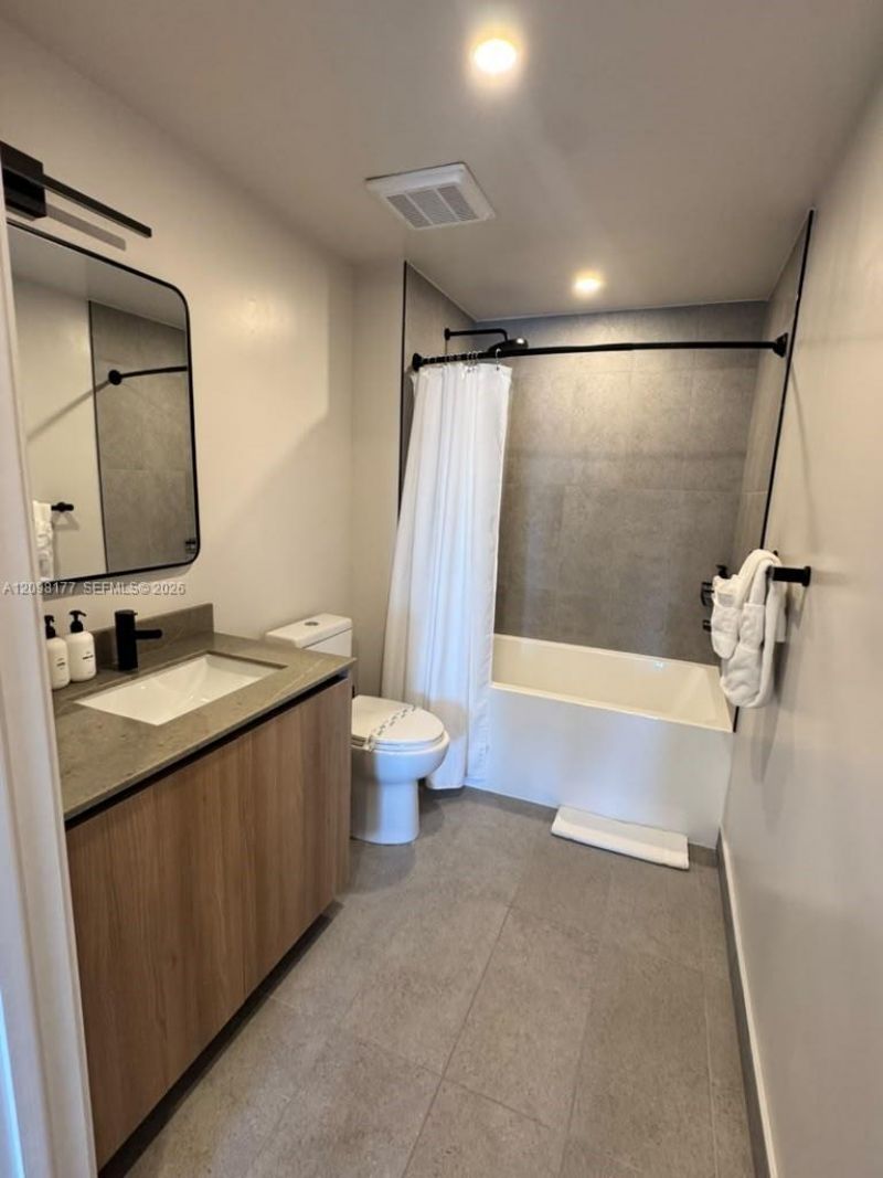 121 NE 5th St , Unit 1913, Miami, FL 33132 Photo