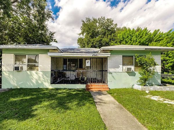 2525 NW 50th St, Miami, FL 33142