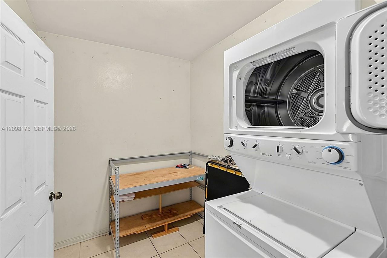 2525 NW 50th St, Miami, FL 33142 Photo