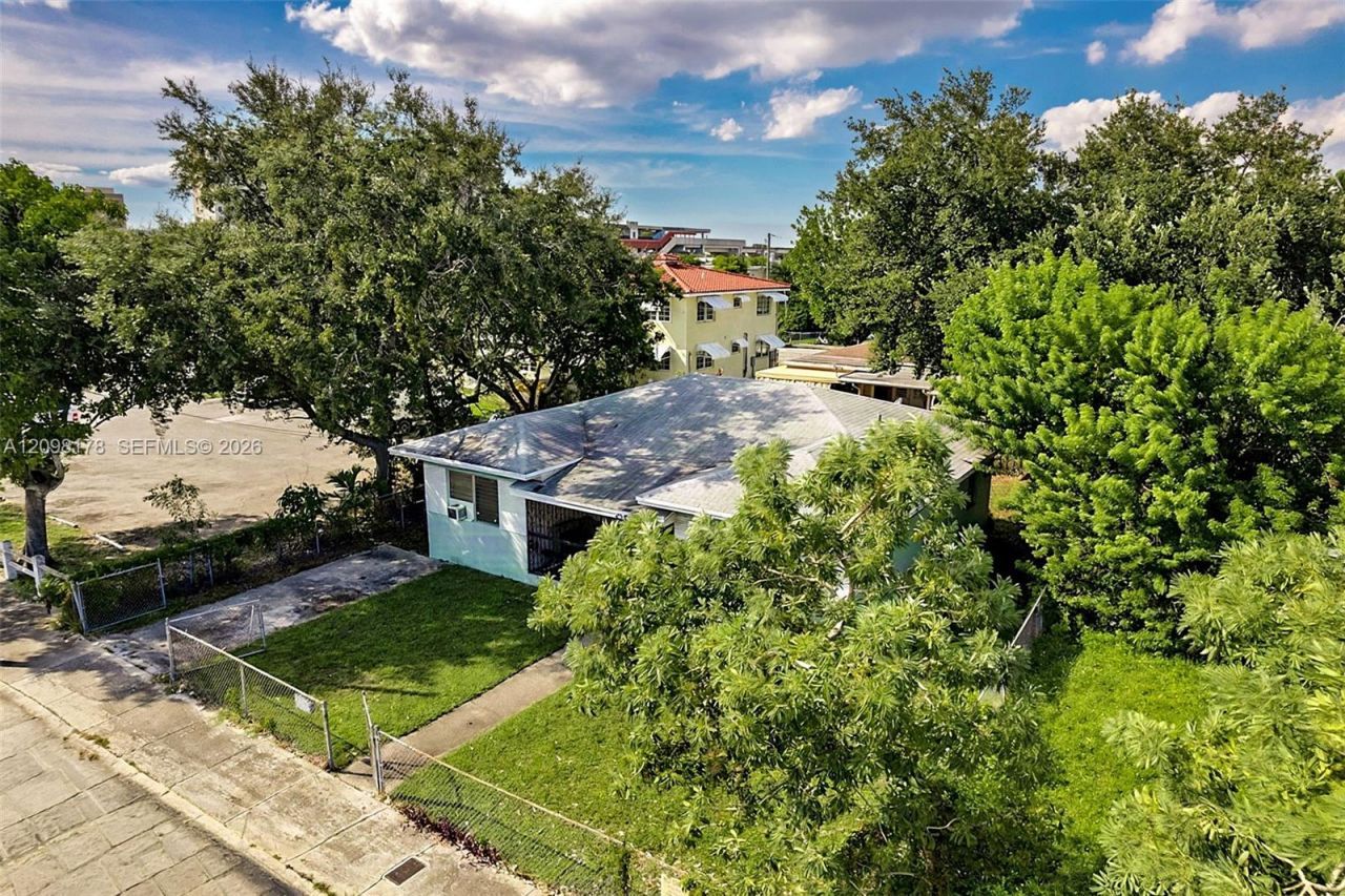 2525 NW 50th St, Miami, FL 33142 Photo