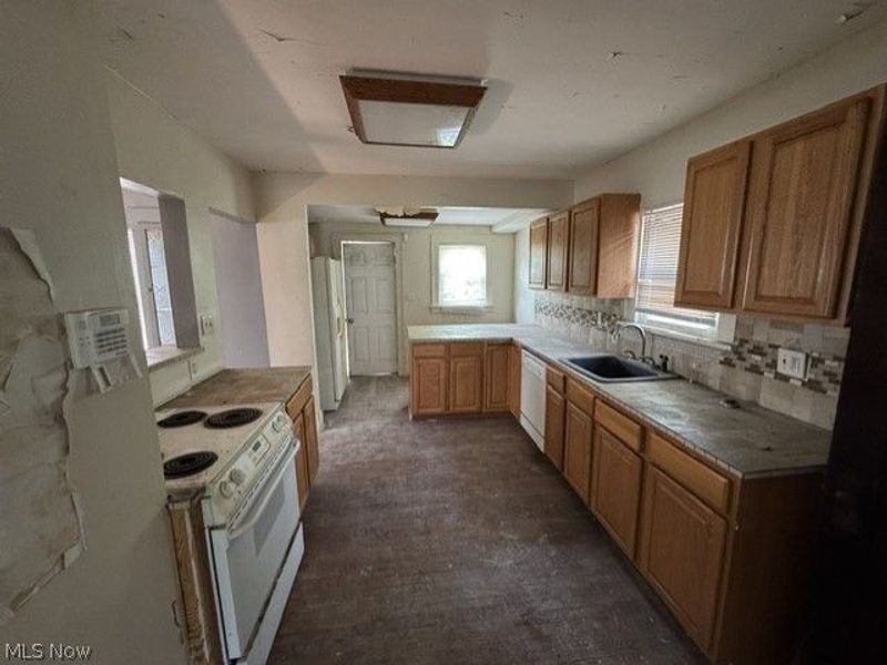 990 Pembrook Road, Cleveland Heights, OH 44121 Photo 7
