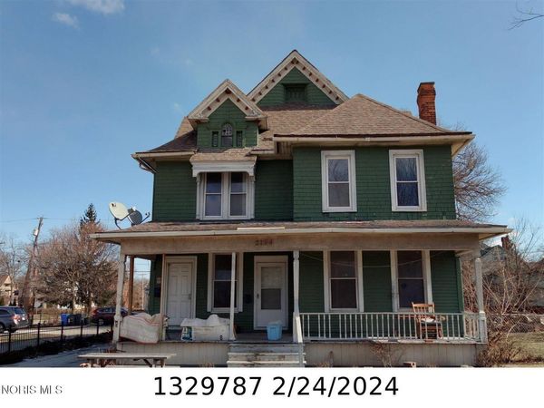 2154 Maplewood Avenue, Toledo, OH 43620