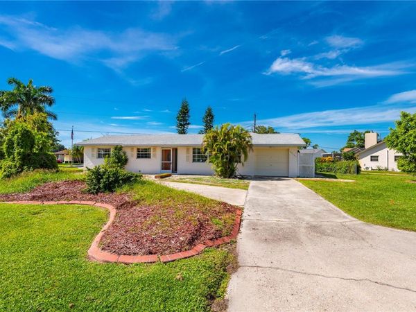 22191 NEW ROCHELLE AVENUE , PORT CHARLOTTE, FL 33952