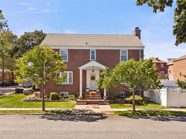 2053 Van Hoesen Avenue , Bronx, NY 10461