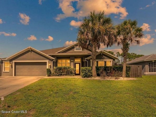 335 Evergreen Street NE , Palm Bay, FL 32907