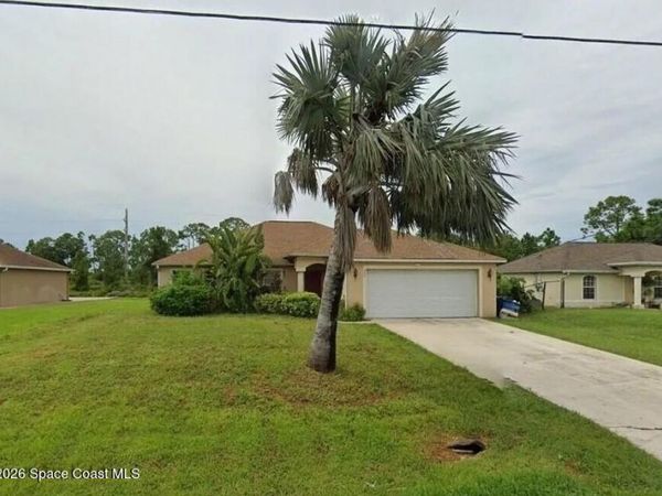 907 Alvin Avenue , Lehigh Acres, FL 33971