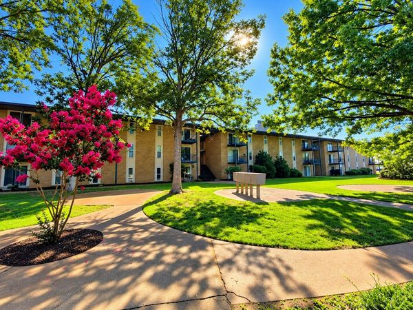 555 N DuPont Ave , Unit B42, Madison, TN 37115