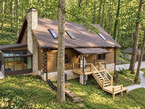 600 Hogans Branch Rd , Hendersonville, TN 37075