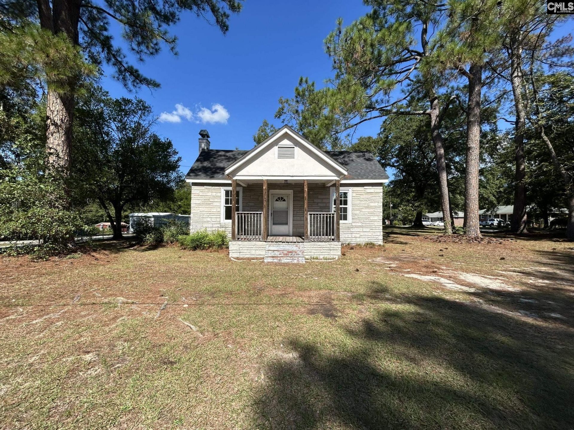 1702 Duke Street Photo 4