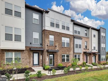2128 GLACIER ROAD, HERNDON, VA 20170