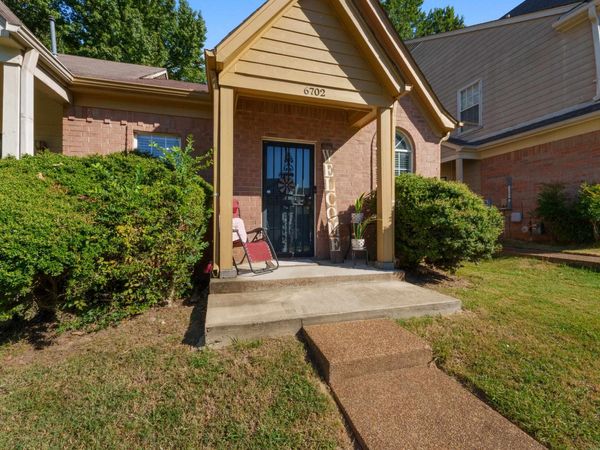 6702 WHITTEN PINE DR, Memphis, TN 38134