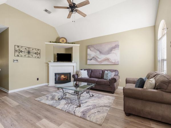6702 WHITTEN PINE DR, Memphis, TN 38134
