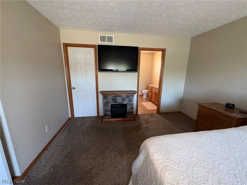 203 Rivers Edge Drive , Amherst, OH 44001 Photo 10