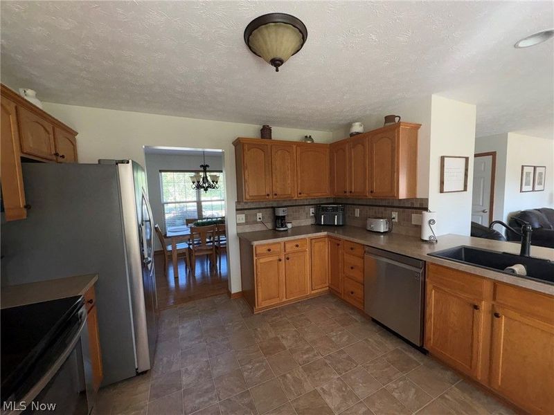 203 Rivers Edge Drive , Amherst, OH 44001 Photo 13