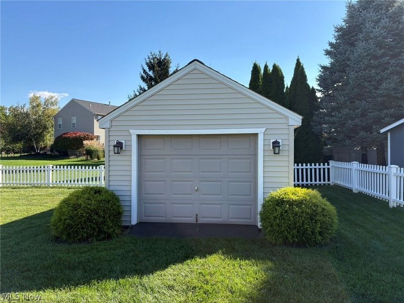 203 Rivers Edge Drive, Amherst, OH 44001 Photo 21