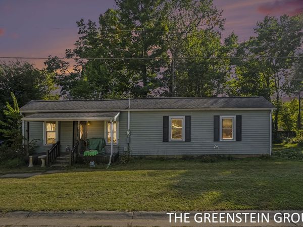 102 Della Court, Allegan, MI 49010