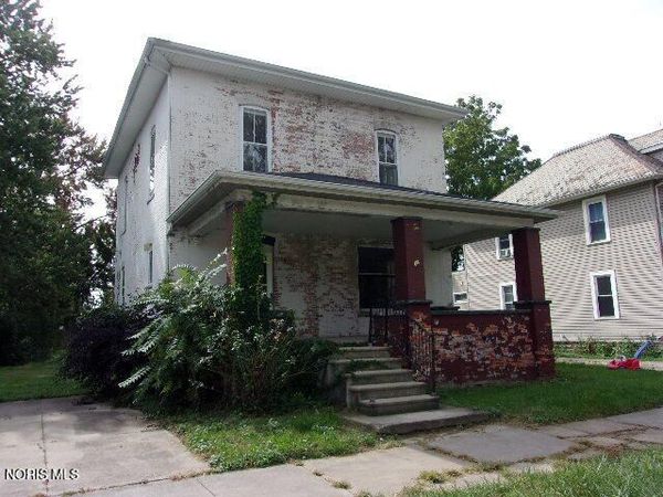 225 E South Street, Fostoria, OH 44830