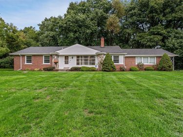 24800 N Cromwell Drive, Franklin Village, Mi 48025