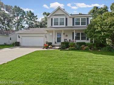 2351 Hickory Circle Drive, Oceola Township, Mi 48855